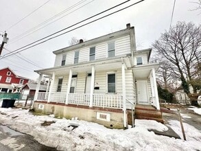 Building Photo - 275 S Broad St
