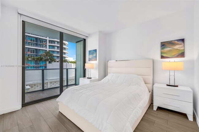 Foto del edificio - 1300 S Miami Ave