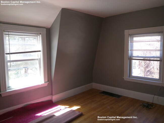 Building Photo - 32 Touro Ave