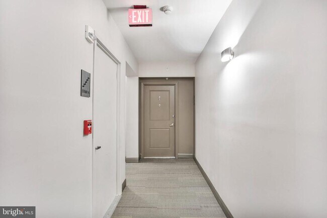 Building Photo - 930 Wayne Ave
