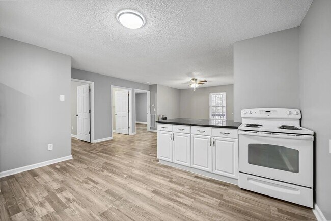 Foto del edificio - 1469 Hickory Grove Rd