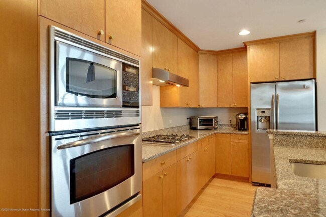 Building Photo - 1501 Ocean Ave