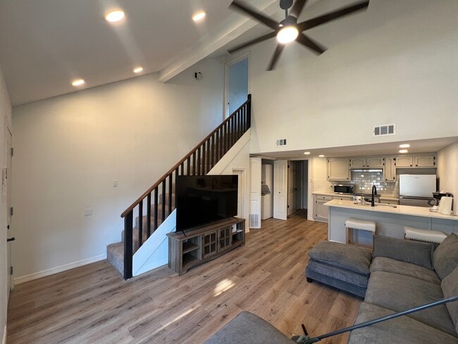 Building Photo - 104 Willow Ridge Dr