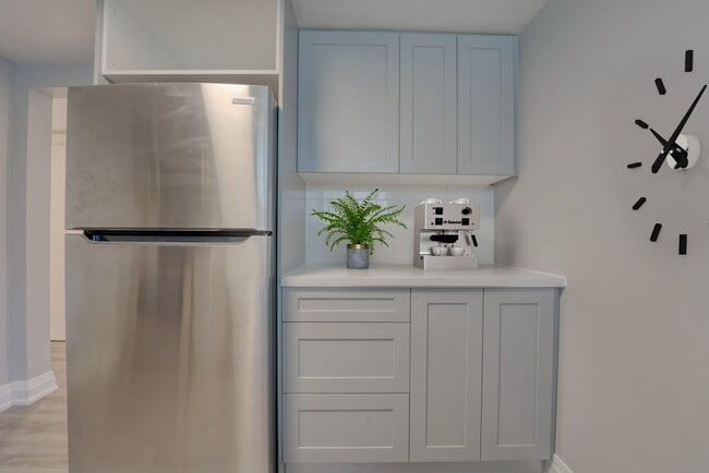 Building Photo - 3 -19 Baker Street Now Available For Rent!