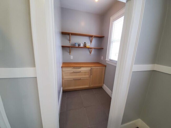Building Photo - 1 bedroom in San Francisco CA 94110
