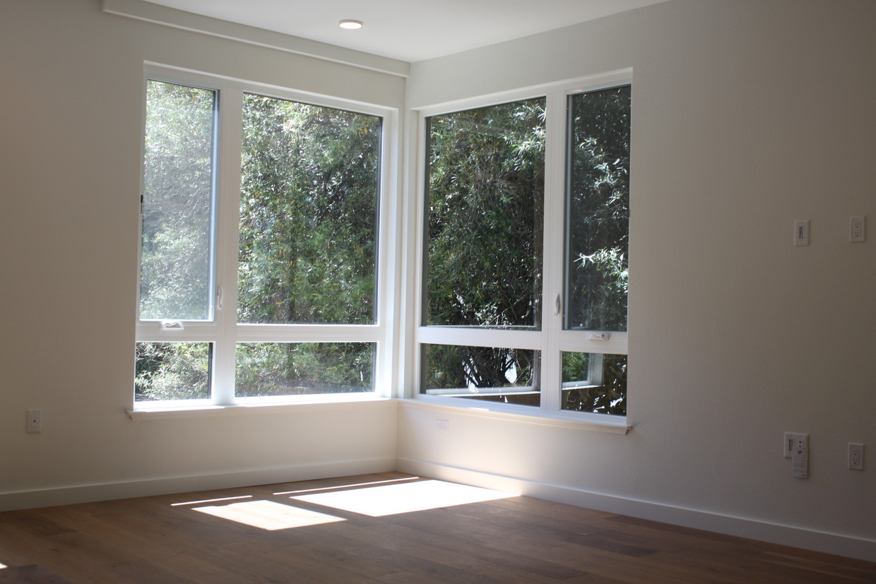 Main living area - 400 El Camino Real