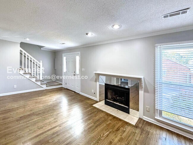 Foto del edificio - 713 Carr Ave