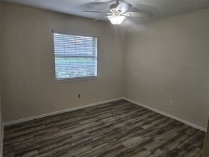 Building Photo - 1113 E Amherst Ln