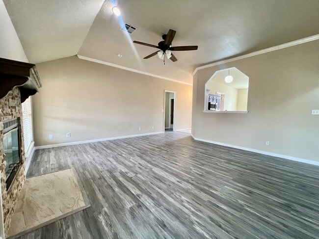 Building Photo - 624 Vickery Ave
