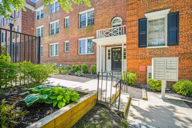 Foto del edificio - 504 Bashford Ln