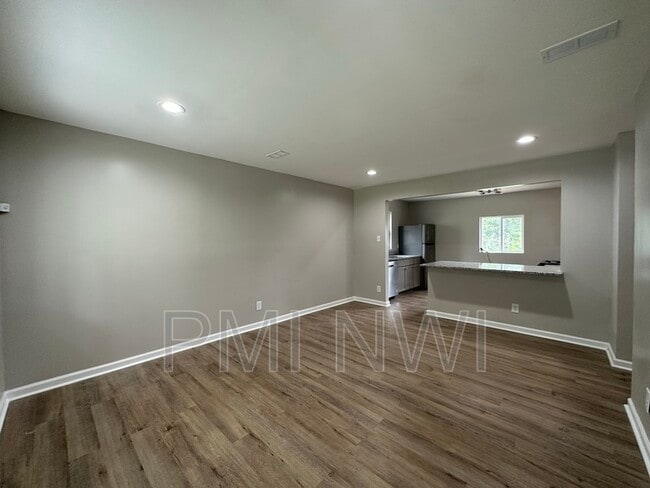 Building Photo - 1143 Cass St