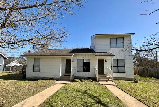 Foto del edificio - 126 Hillside Dr
