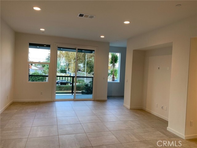 Foto del edificio - 11395 Meeker Ave