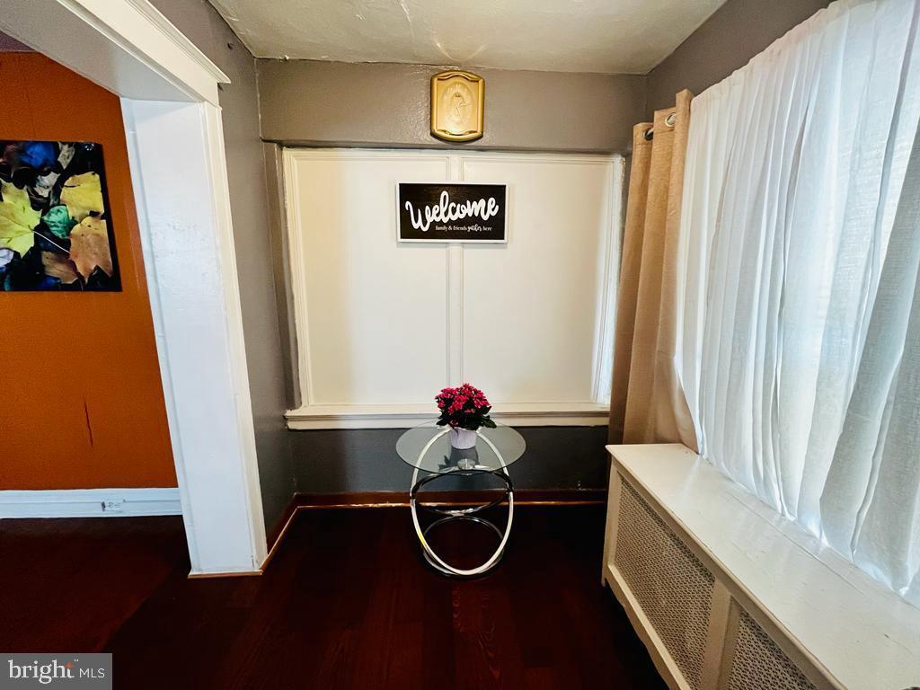 Foto principal - 4820 Brown St