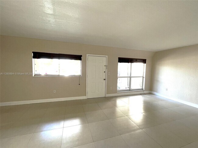 Foto del edificio - 7713 SW 88th St