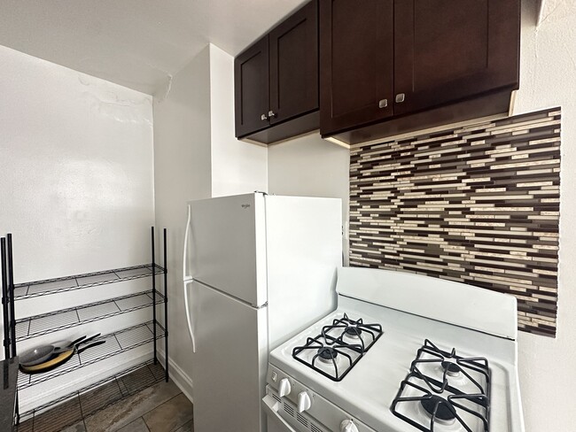 Foto del edificio - 1361 W Estes Ave
