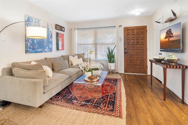 Foto del edificio - 11636 Lochwood Blvd