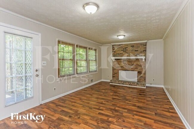 Foto del edificio - 2508 Highland Dr SE