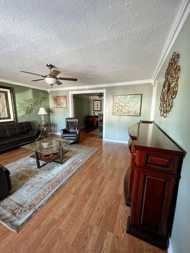 Foto del edificio - 7732-1 Castleton Pl