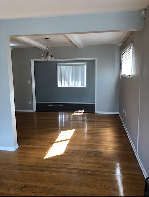 Foto del edificio - 19828 Leadwell St