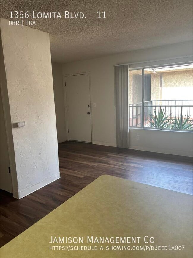 Foto del edificio - 1356 Lomita Blvd