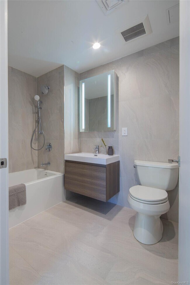 Foto del edificio - 14-33-33 31st Ave