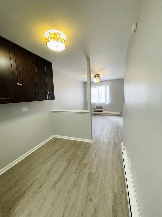 Building Photo - 2772 E 75th St