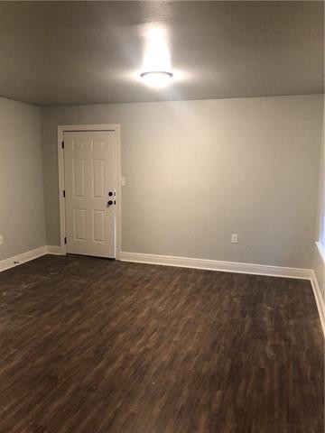 living room - 404 S Walnut St