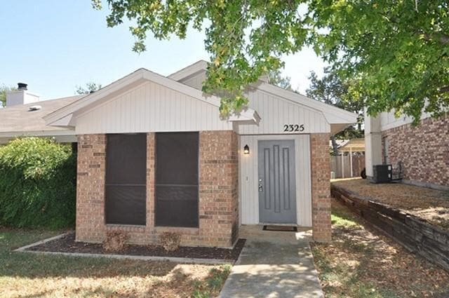 Building Photo - 2325 Miguel Ln
