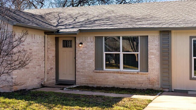 Building Photo - 1618 Chippeway Ln