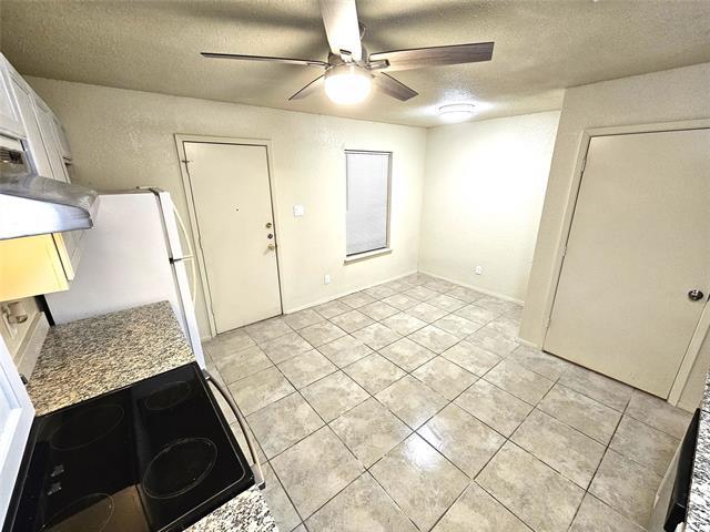 Building Photo - 724 Bluebonnet Dr