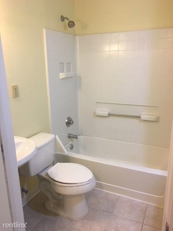 Building Photo - 2 br, 1.5 bath House - 2647 Gloucester Rd