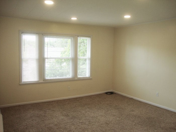 Large Living Room - 325 Mercer St