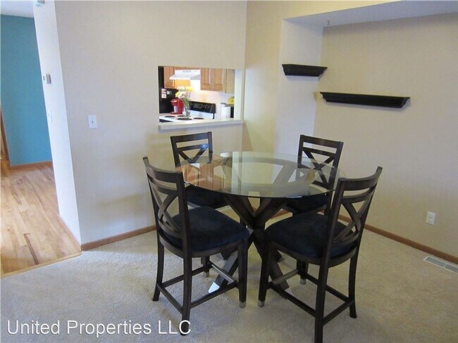 Building Photo - 3 br, 2.5 bath House - 2675 6th St