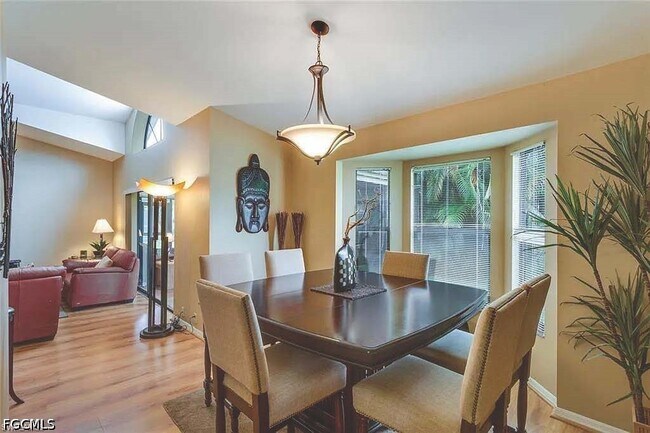 Foto del edificio - 13260 Greywood Cir