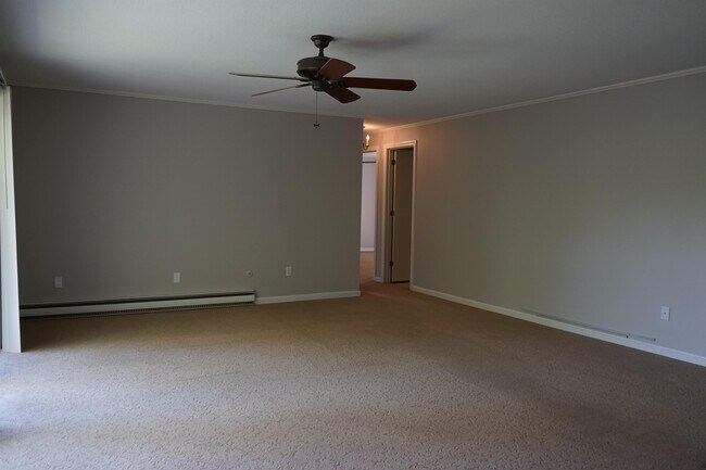 Building Photo - 50 Blueberry Ln