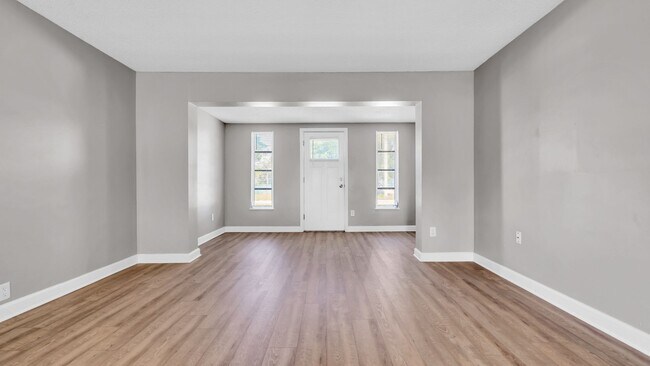 Building Photo - Darling Updated 2BD/1BTH+Flex Space Home i...
