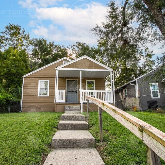 Building Photo - 4411 S Benton Ave