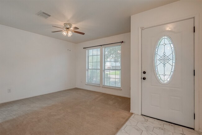 Building Photo - 10902 Primrose Acres Ln