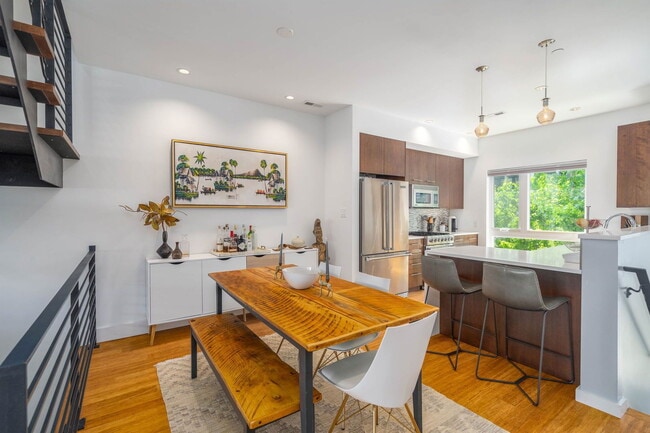 Photo - 1003 S 17th St Townhome