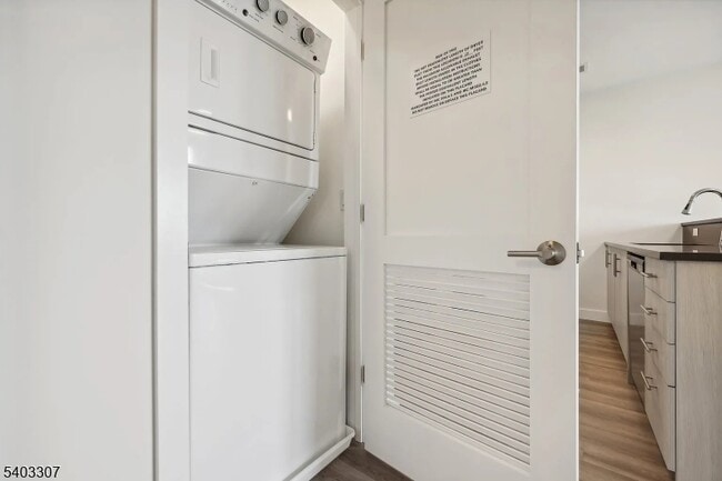 Foto del edificio - 49 S Day St