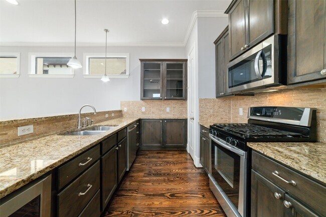 Foto del edificio - 1506 W 23rd St