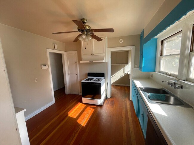 Foto del edificio - 326-328 Flower Street