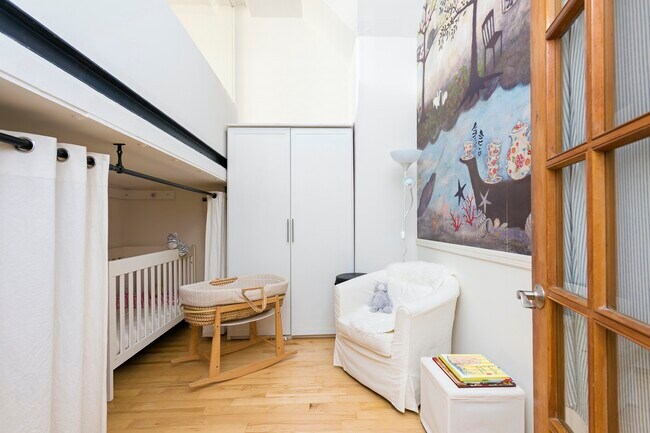 Building Photo - Huge Prospect Heights Loft