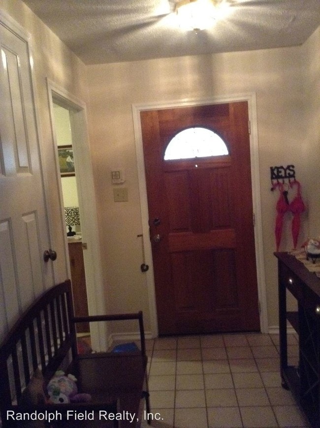 Building Photo - 2542 Chasefield Dr