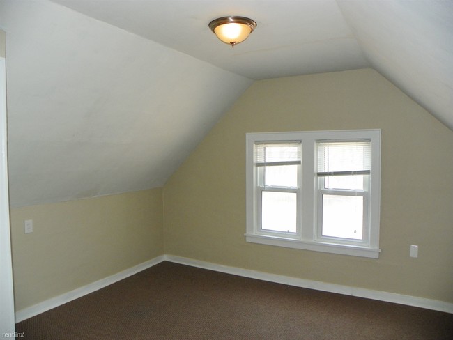 Building Photo - 3 br, 1 bath House - 3210 Girard Avenue N