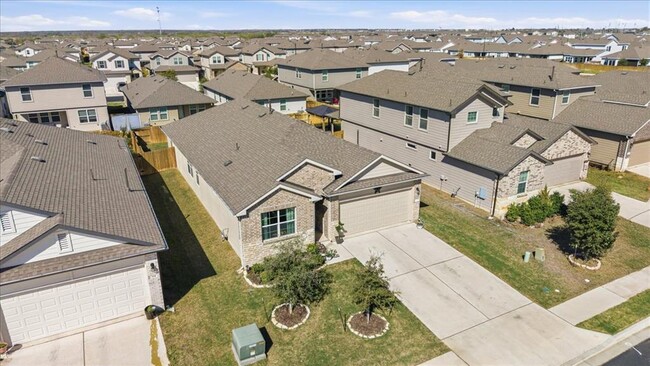 Building Photo - 112 Rainmaker Cv