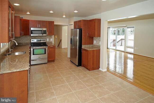 Foto del edificio - 9614 Tinsmith Ln