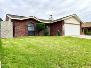 Building Photo - 12146 El Greco Cir