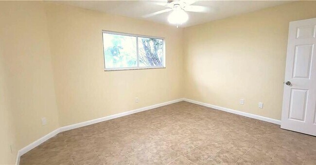 Foto del edificio - 3433 NW 44th St